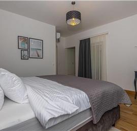 5 bedroom villa with pool near Crikvenica, sleeps 10